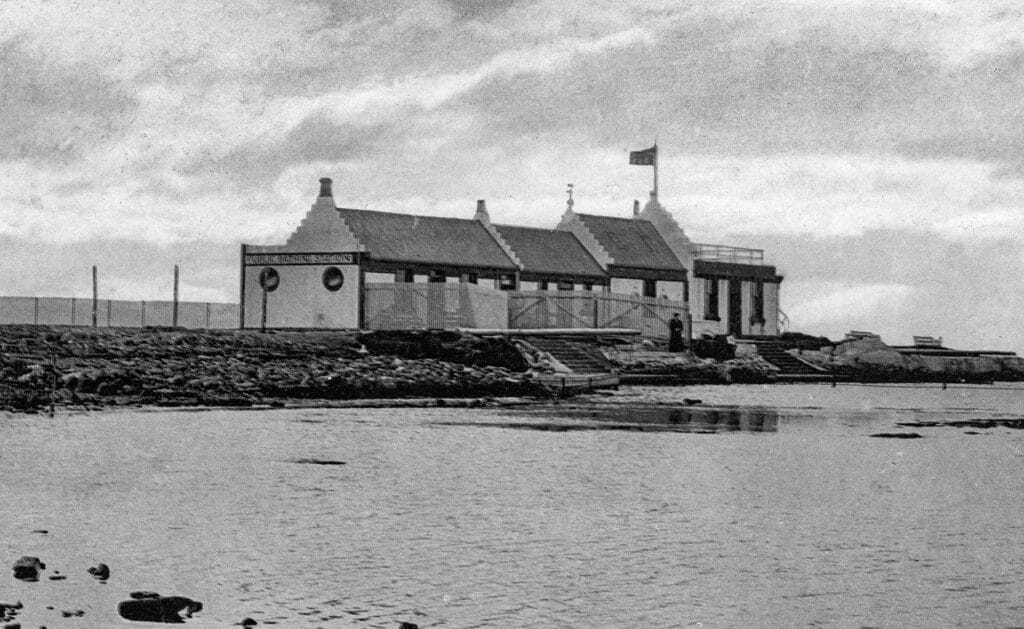 The further expanded Bathing Place in 1912. Photo from an old postcard published by Valentine & Sons.