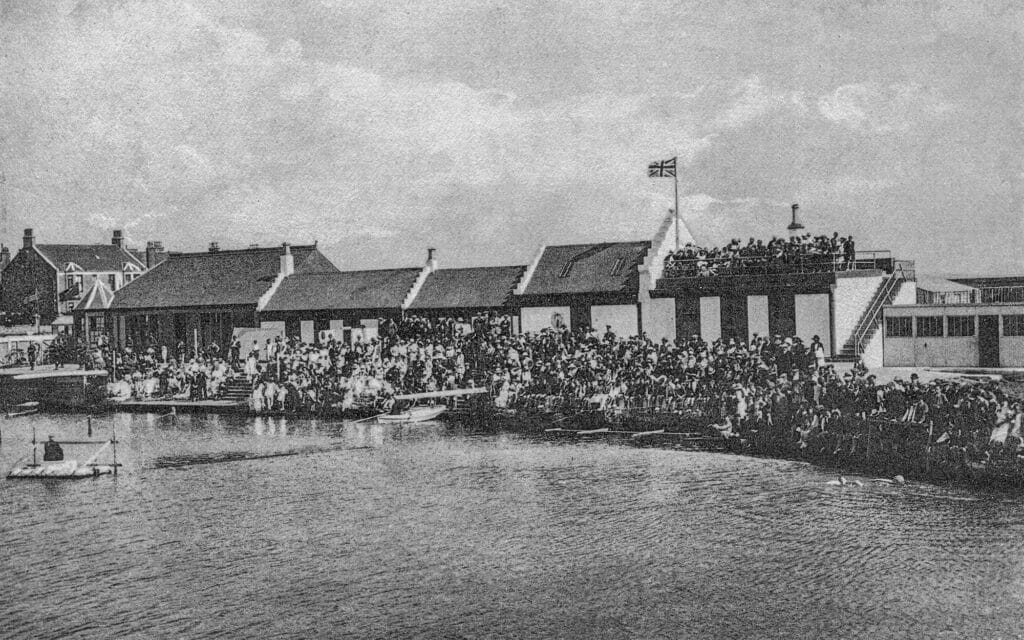 The Saltpans Bathing Place some time in the 1920s. Photo from an old postcard.